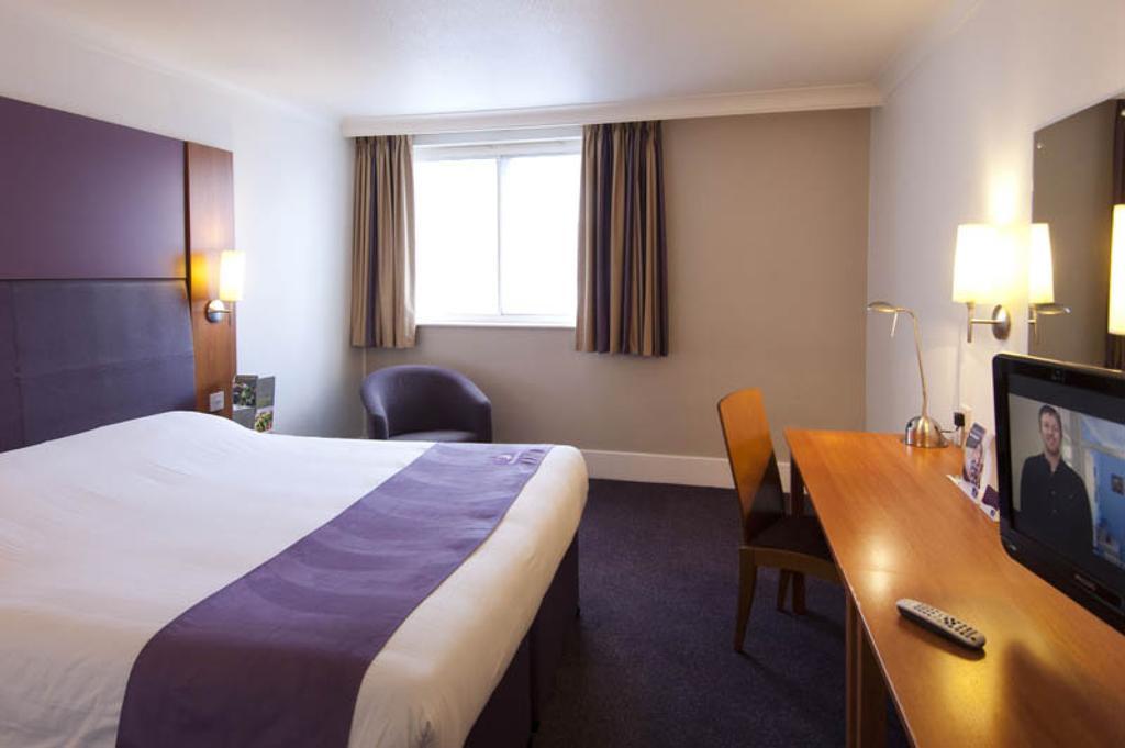 Premier Inn Tonbridge Exterior foto