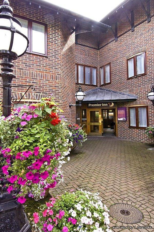 Premier Inn Tonbridge Exterior foto
